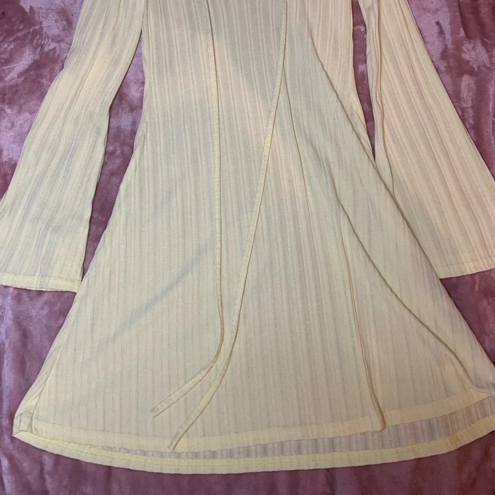 prettylittlething beach dress/ coverup - Picture 3 of 3